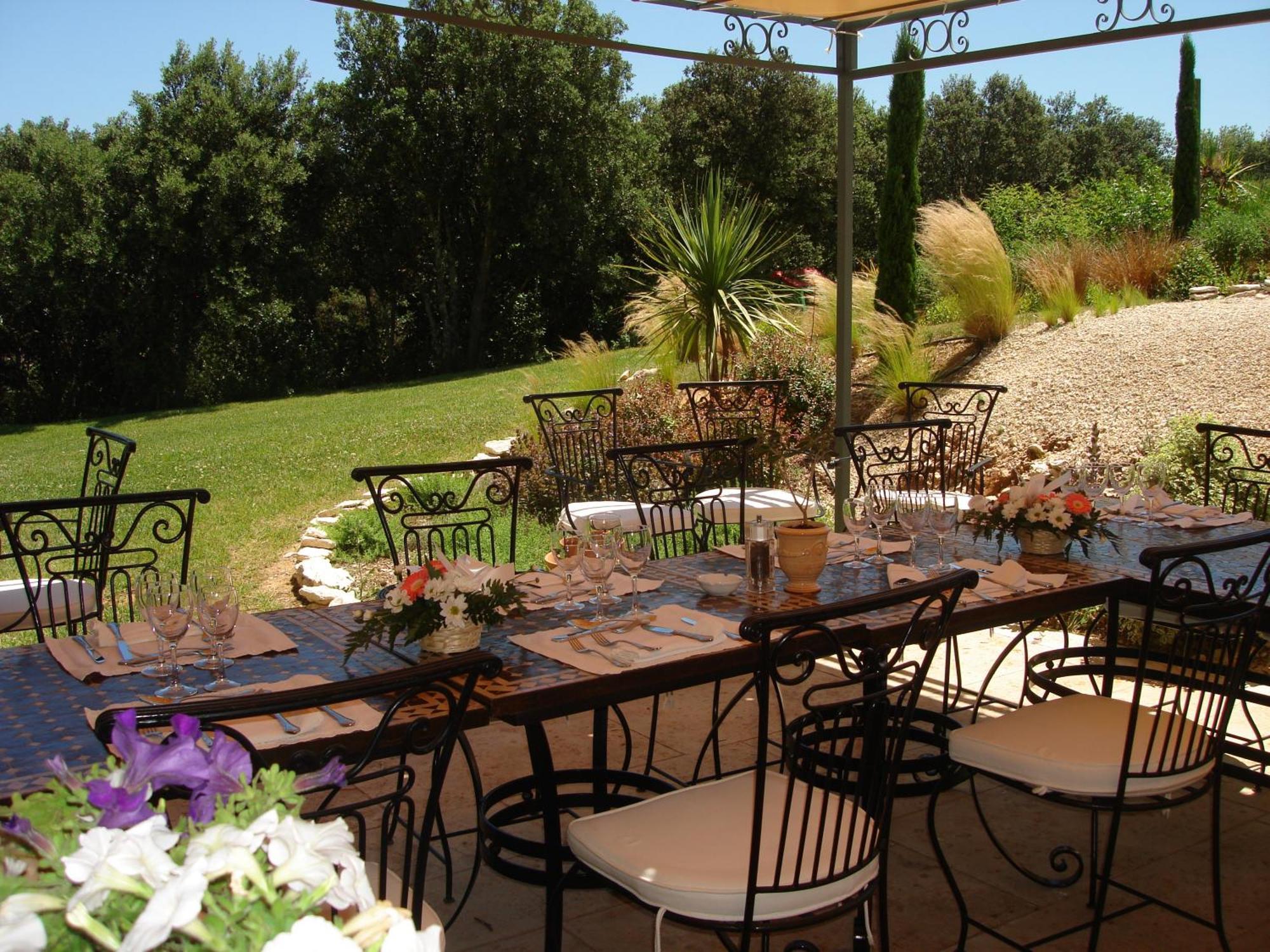Hotel Restaurant Le Gardon - Pont Du Gard Collias Bagian luar foto