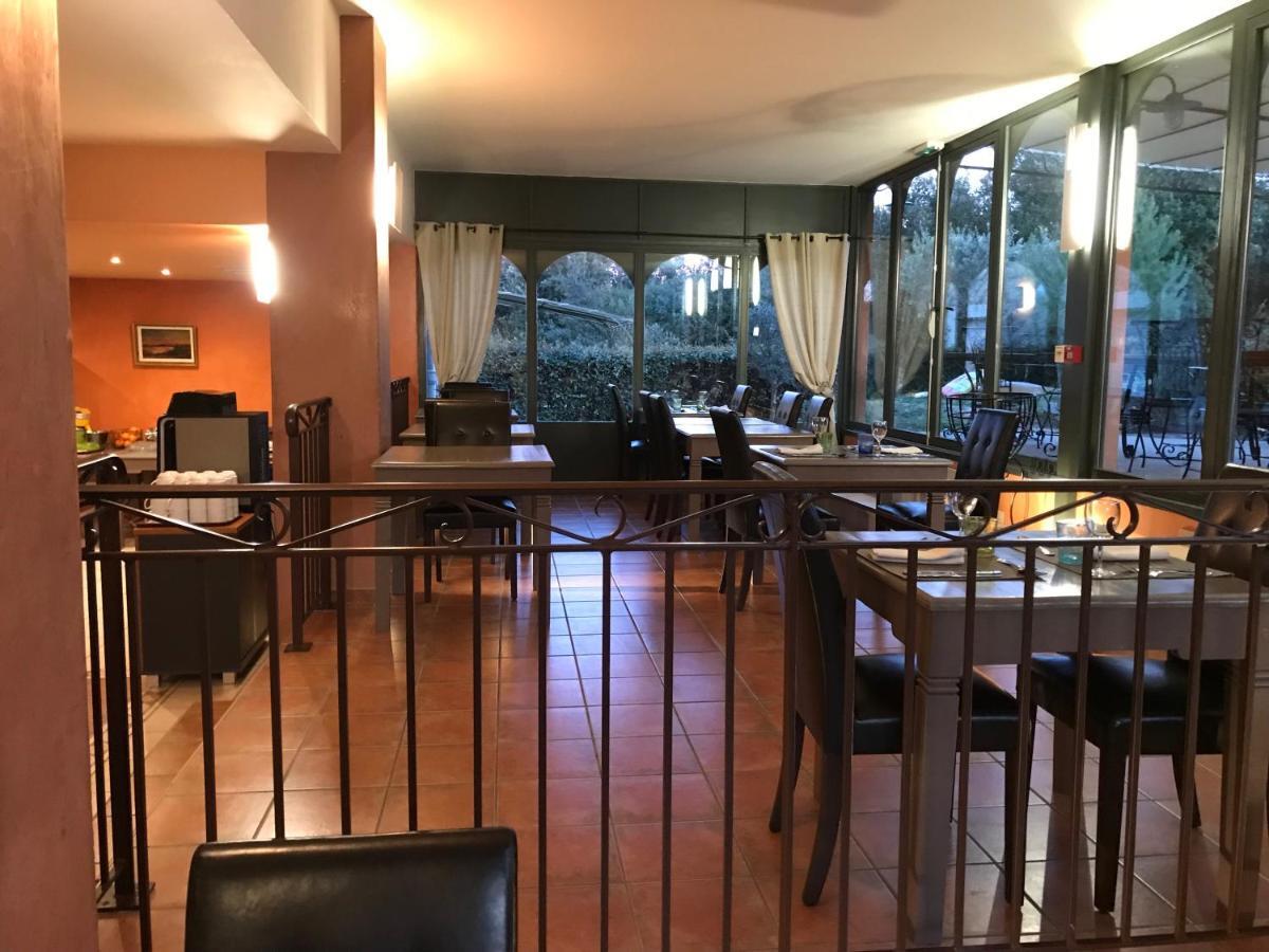 Hotel Restaurant Le Gardon - Pont Du Gard Collias Bagian luar foto